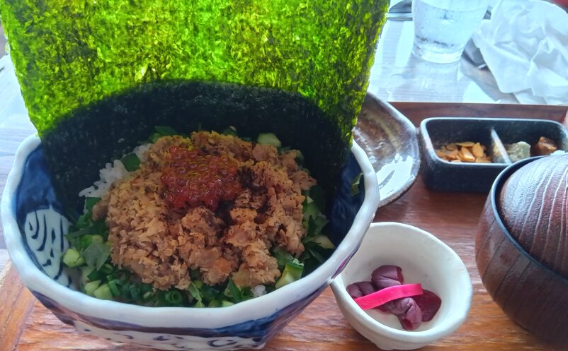 江ノ島小屋ホロホロ丼